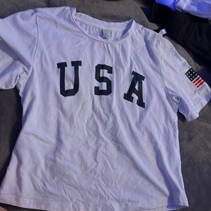 Cropped white USA T-shirt.